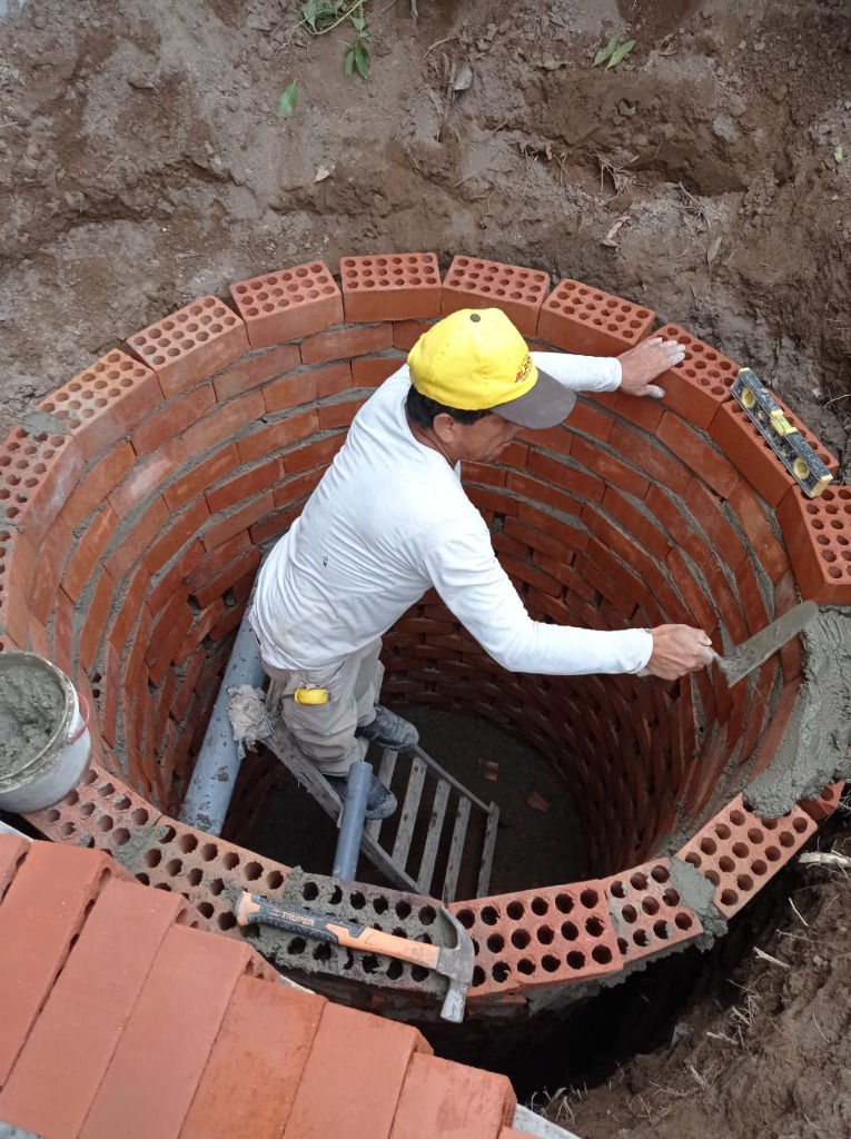 Construcción de pozo percolador de infiltración con ladrillos