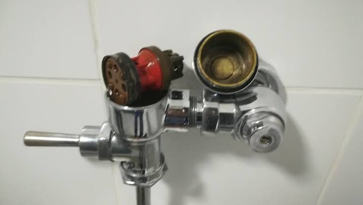 Desarme, cambio de diafragma y kit de reparación para fluxómetro